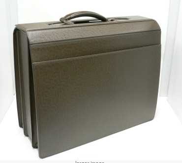 Cheap Fake Louis Vuitton Taiga Leather Pilot Case M30028